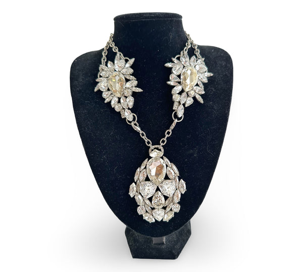 CRYSTAL TRINITY PENDANT NECKLACE - JSS